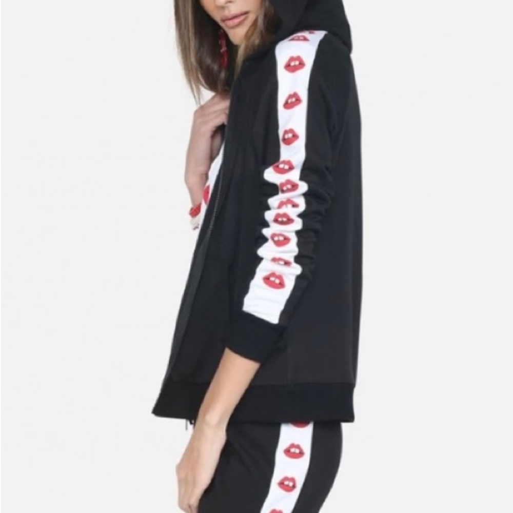 Lauren Moshi 
Gap Lip Black Zip Up Hoodie - Picture 2 of 7